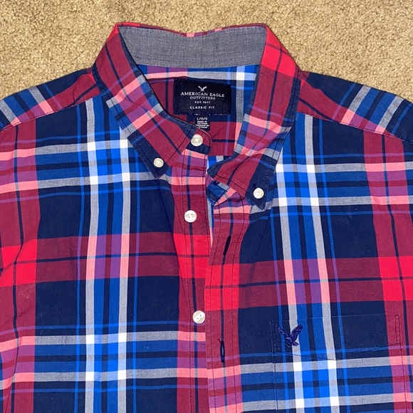 American Eagle men’s large red plaid button down in excellent like new condition - Picture 2 of 8